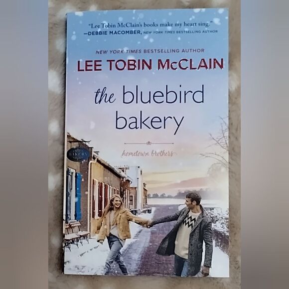 New Book The Bluebird Bakery by Lee Tobin McClain SIGNED Harlequin Romance Paper - Picture 1 of 4